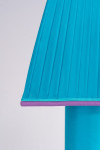 Le Luminaire Bill & Solange, une couleur pop pleine de caractère. C'est pas Versailles