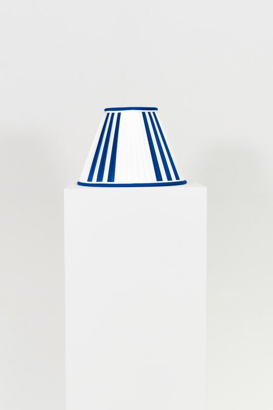 Abat-jour Maxence, une pièce artisanale élégante. C'est pas Versailles.