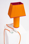 Luminaire Etienne & Delphine, couleur pop pour artisanat moderne. C'est pas versailles.