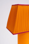 Luminaire Etienne & Delphine, couleur pop pour artisanat moderne. C'est pas versailles.